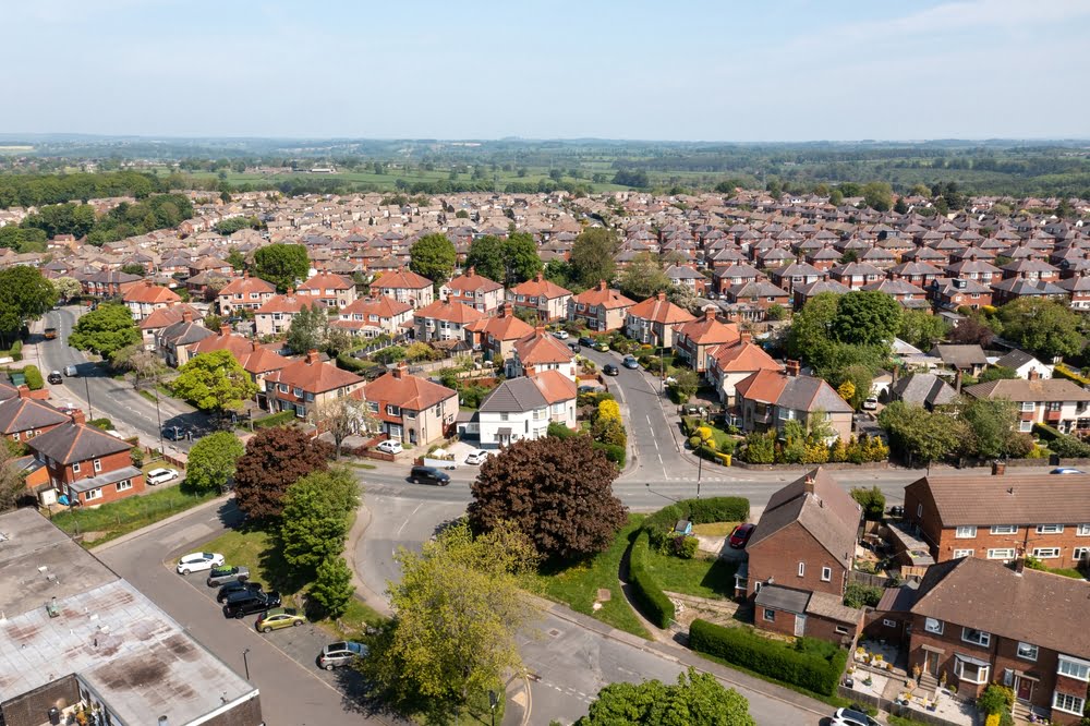 Major lenders cut their mortgage rates